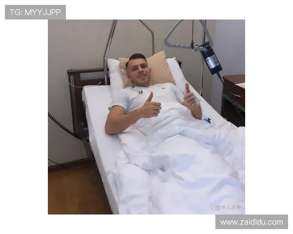 C罗昔日尤文队友三度重伤退役25岁转行工地打工意外走红 C罗昔日尤文队友三度重伤退役25岁转行工地打工意外走红