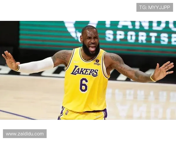 詹姆斯休赛期言论暗示湖人开局不佳或迎交易可能性