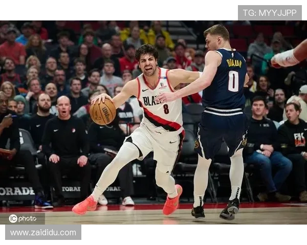 阿夫迪亚背部无大碍仅轻微痉挛球队确认其状态良好可继续参赛