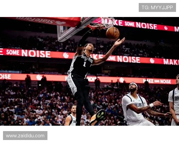 文班亚马首战大爆发砍下40分精彩表现登上微博热搜榜第五位